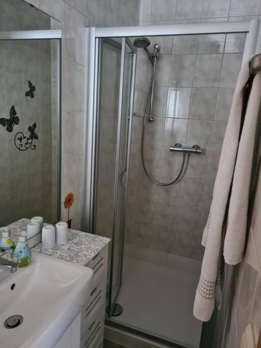 Gemuetliche Ferienwohnung Am Waldrand Elgersburg Esterno foto